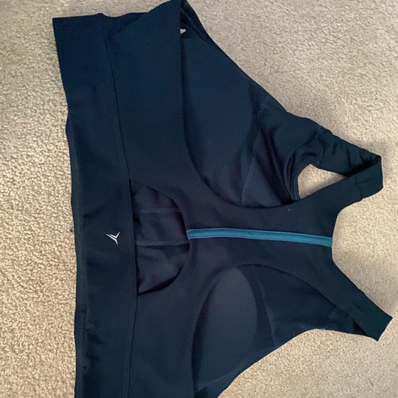 Old navy sports bra (XL) - Picture 2 of 3